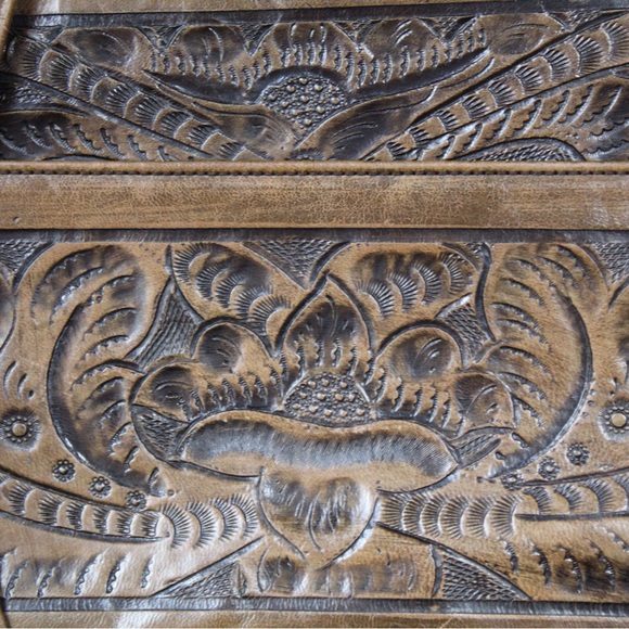 Hand carved tooled leather purse Aztec sun and flower designs genuine leather - Picture 10 of 10